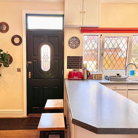 Summer Lane House-3 Bedrooms-Close To M1-Longer Stay-Free Parking Barnsley Bagian luar foto