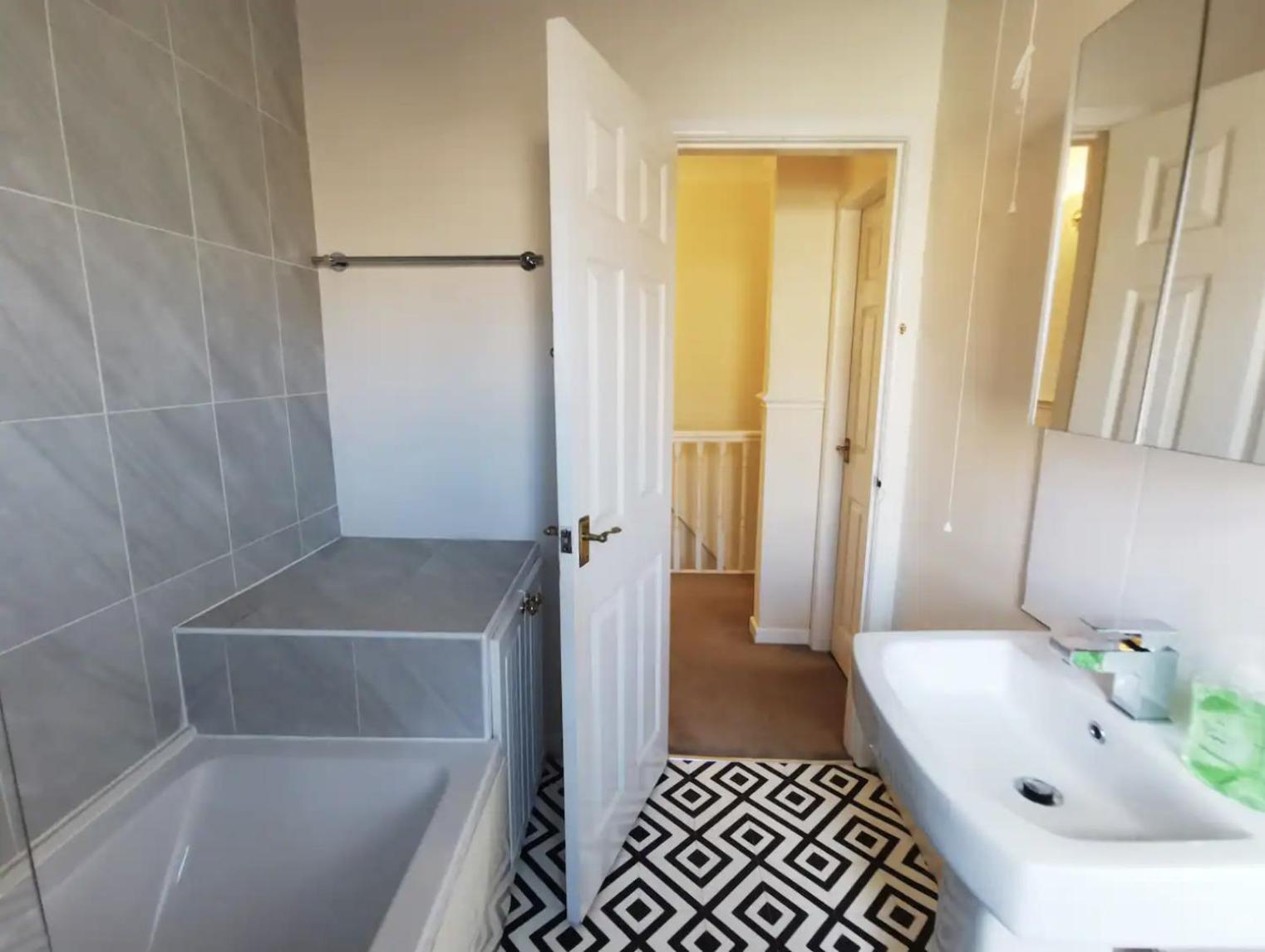 Summer Lane House-3 Bedrooms-Close To M1-Longer Stay-Free Parking Barnsley Bagian luar foto